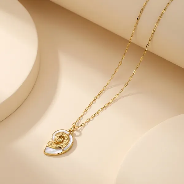 Shelo_Pendant_Necklace_|_Anti-Tarnish_Jewellery