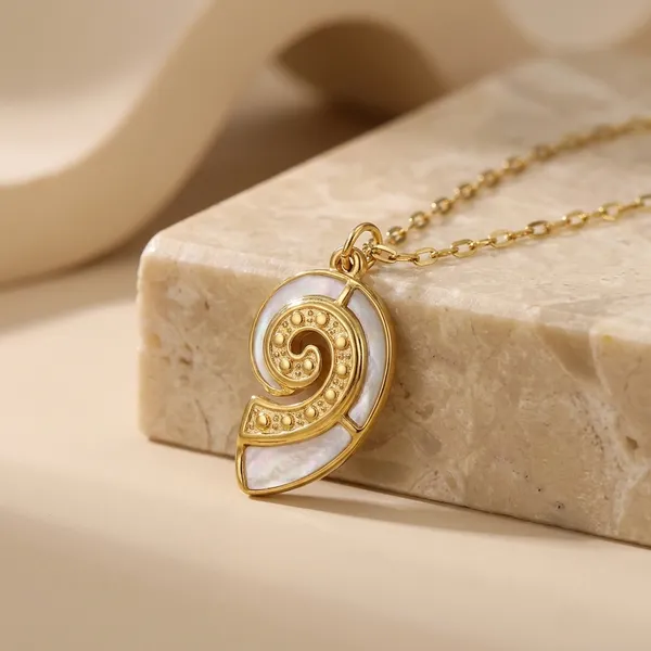 Shelo_Pendant_Necklace_|_Anti-Tarnish_Jewellery