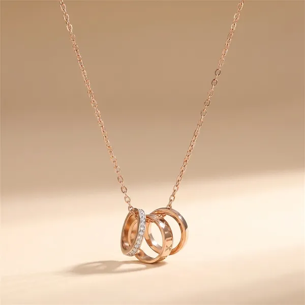 Interluvia_Pendant_Necklace_|_Anti-Tarnish_Jewellery