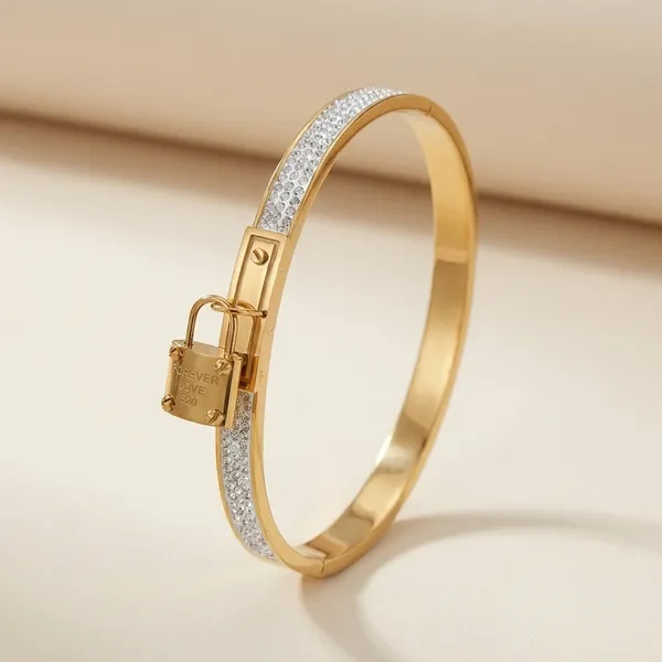 Love_Lock_Bracelet_|_Anti-Tarnish_Jewellery