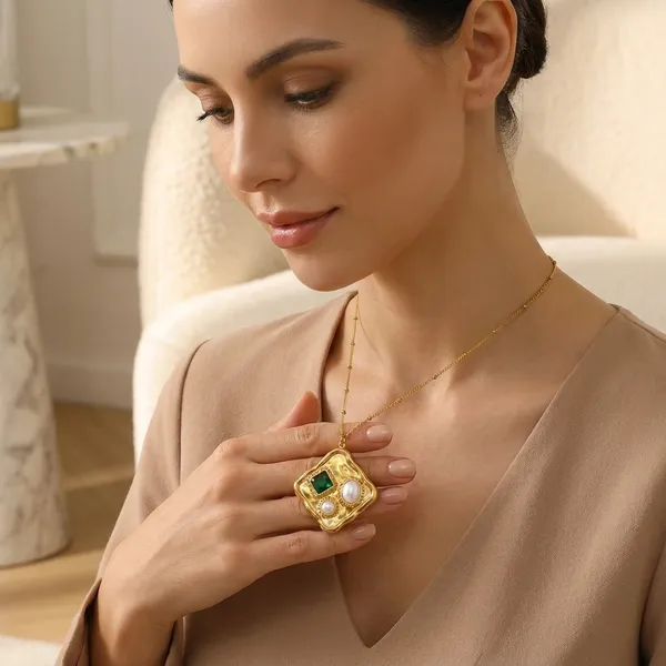 Iris_Vintage_Pendant_Necklace_|_Anti-Tarnish_Jewellery