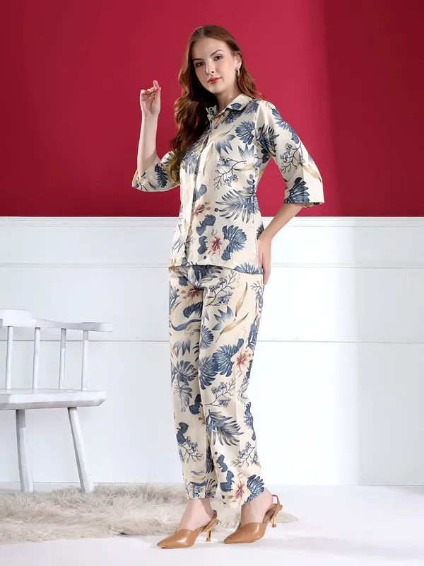 Women'S_Floral_Print_Co-Ord_Set_With_Mandarin_Collar_And_Wide-Leg_Pants