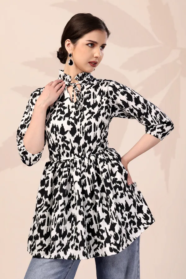 Black_And_White_Abstract_Print_Gathered_Waist_Top_With_High_Neck