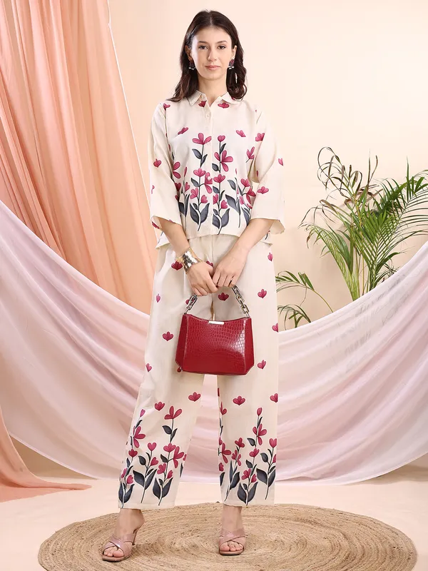 Floral_Print_Co-Ord_Set_For_Women_-_Off-White_Top_And_Palazzo_Pants