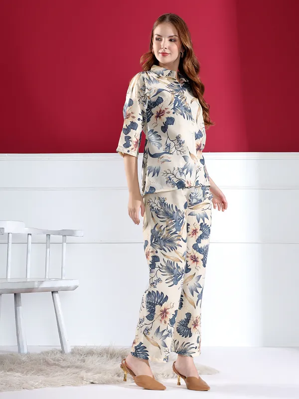Women'S_Floral_Print_Co-Ord_Set_With_Mandarin_Collar_And_Wide-Leg_Pants