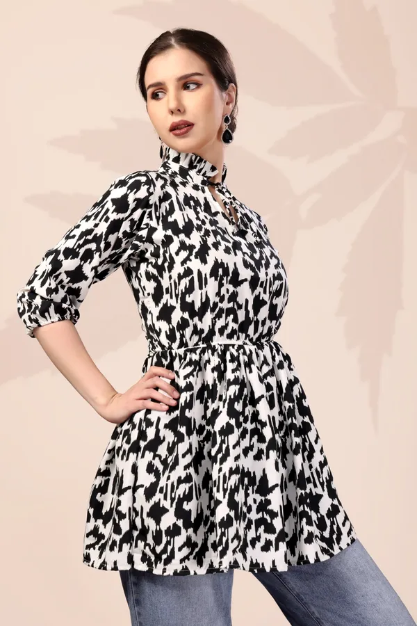 Black_And_White_Abstract_Print_Gathered_Waist_Top_With_High_Neck
