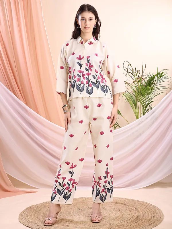 Floral_Print_Co-Ord_Set_For_Women_-_Off-White_Top_And_Palazzo_Pants