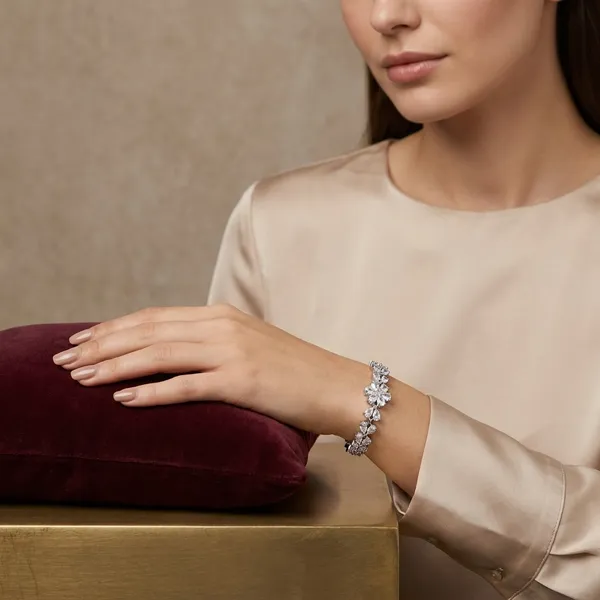 White_Stainless_Steel_Quartz_Flower_Shaped_Bracelet