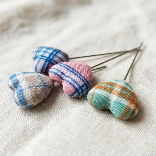Multicolor_Stainless_Steel_Heart_Shaped_Pins