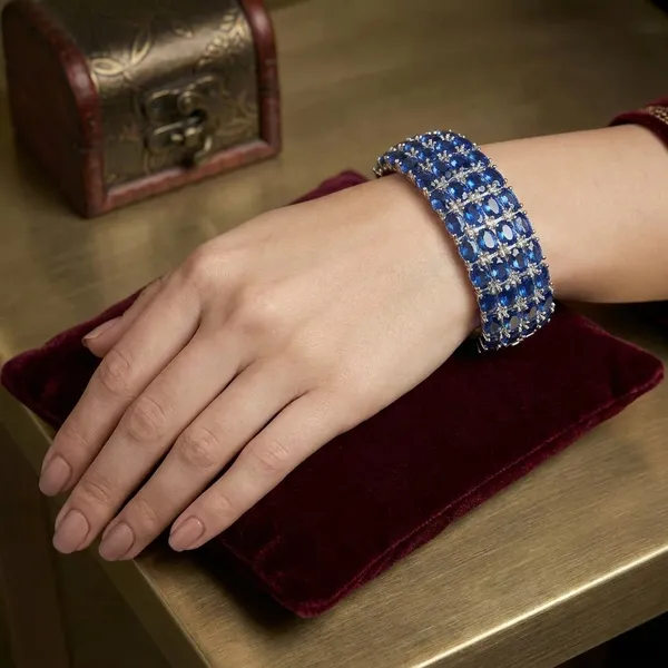 Blue_Stainless_Steel_Sapphire_Oval_Design_Stone_Bangle