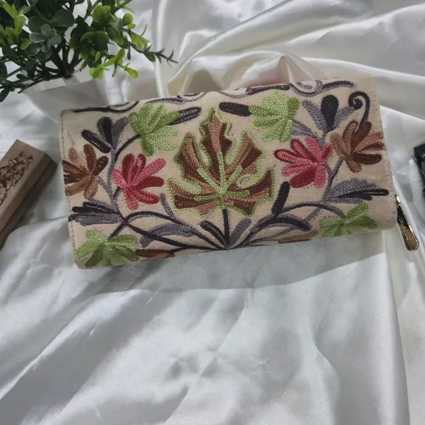 Autumnal_Leaf_&_Blossom_Embroidered_Continental_Purse