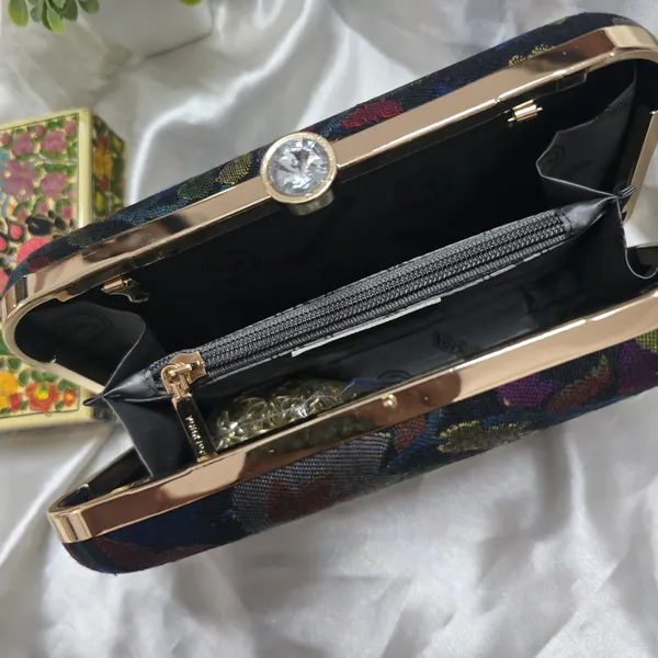 Bagh-e-Noor_Clutch