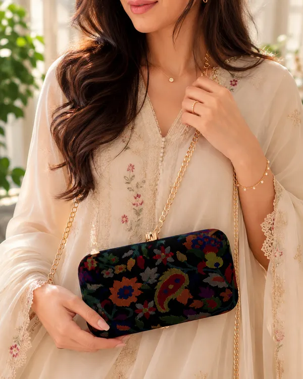 Bagh-e-Noor_Clutch