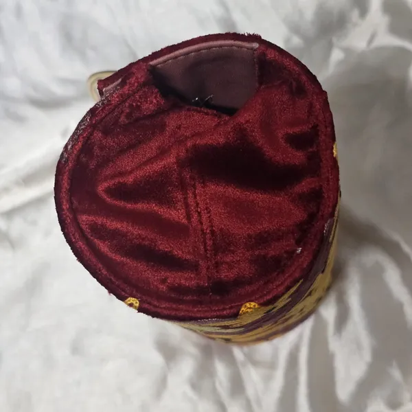 Crimson_Meadow_Clutch