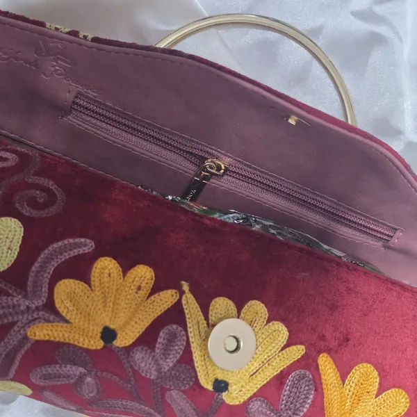 Crimson_Meadow_Clutch