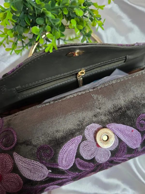 Mauve_Mystique_Metal_Handle_Bag