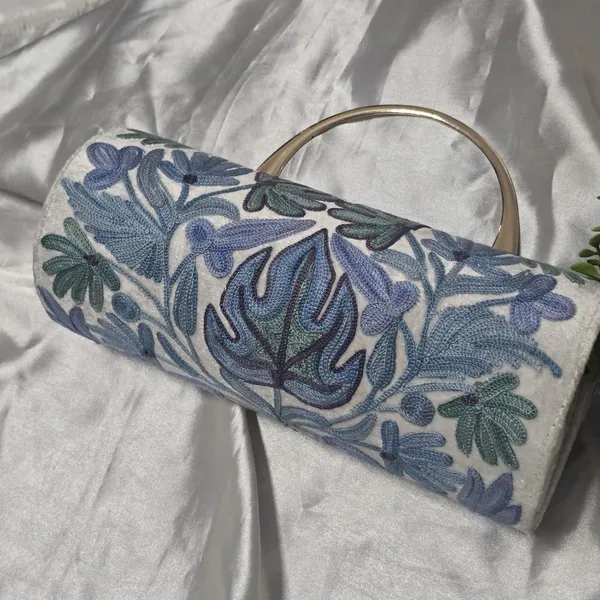 Neelam_Ivory_Aari_Clutch