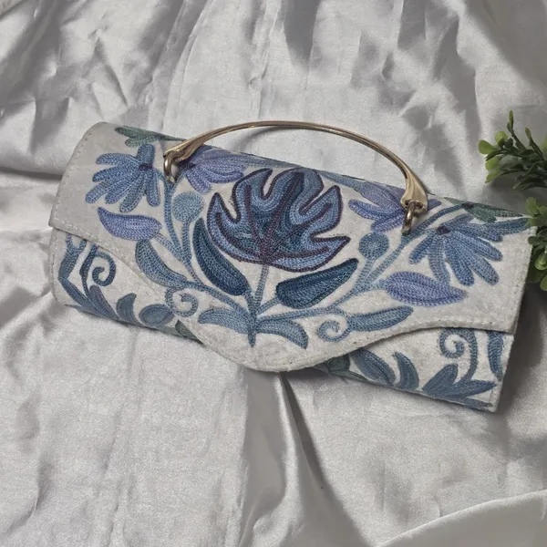 Neelam_Ivory_Aari_Clutch
