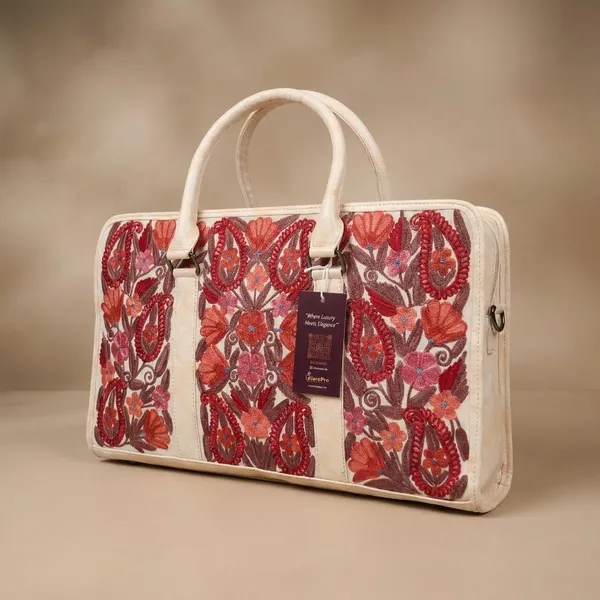 Off_White_Travelling_Bag_For_Women