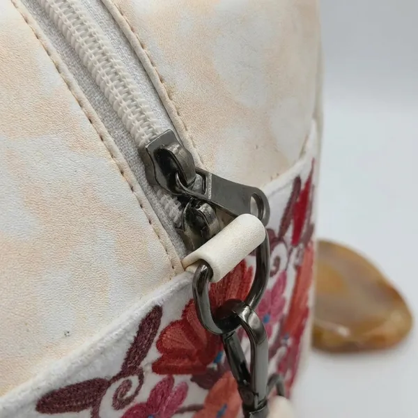 Off_White_Travelling_Bag_For_Women