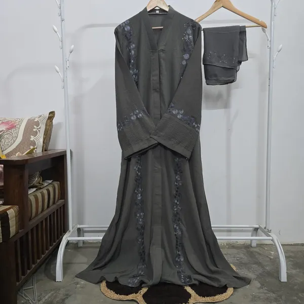 Pebble_Gray_Filigree_Textured_Abaya