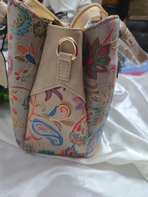 Rose_Garden_Handbag_For_Women