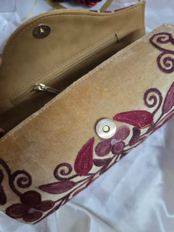 Ruby_Royale_Clutch_For_Women