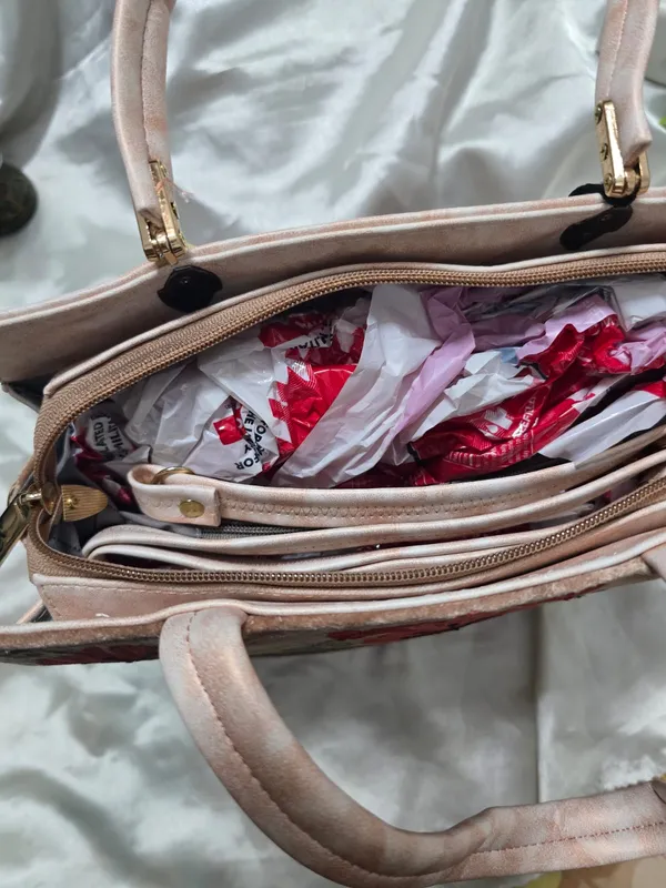 Sienna_Leaf_Carryall_Sling_bag