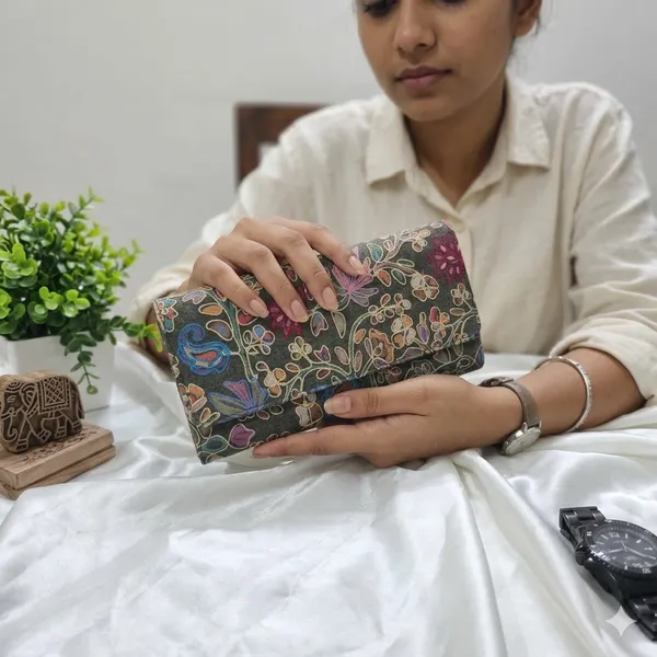 The_Artisan_Flora_Embroidered_Clutch