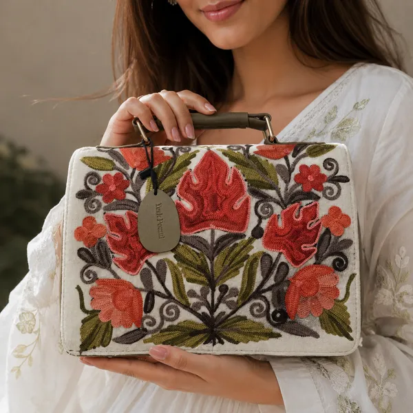 The_Chinar_Blossom_Satchel