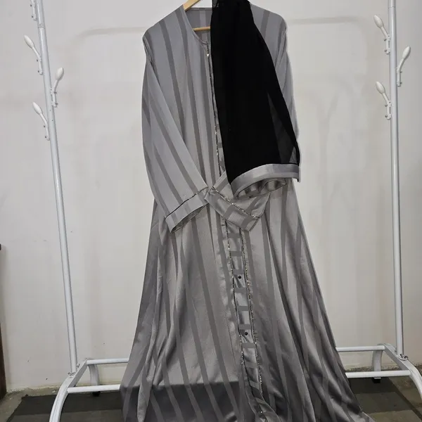 The_Chrome_Stripe_Abaya_For_Women