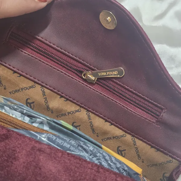 The_Crimson_Willow_Clutch