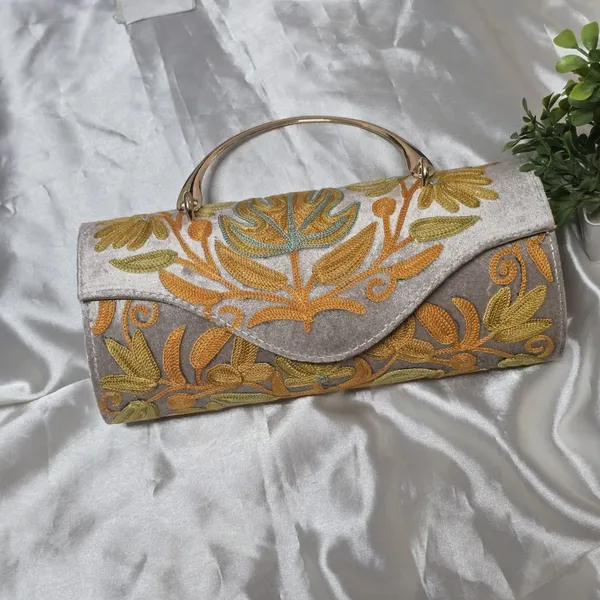 The_Dove_Grey_&_Ochre_Clutch
