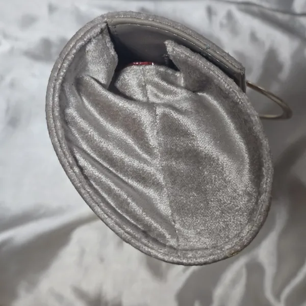 The_Dove_Grey_&_Ochre_Clutch