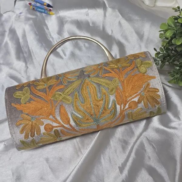 The_Dove_Grey_&_Ochre_Clutch