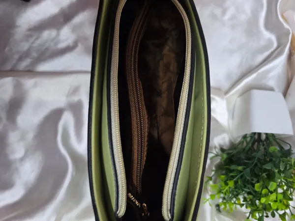 The_Gold_Chain_Veranda_Hand_Bag_For_Women