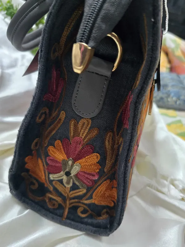 The_Nocturnal_Bloom_Gallery_Bag_For_Women