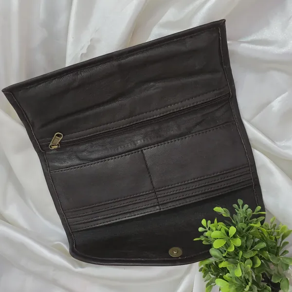 Tuscany_Petal_Embroidered_Statement_Clutch