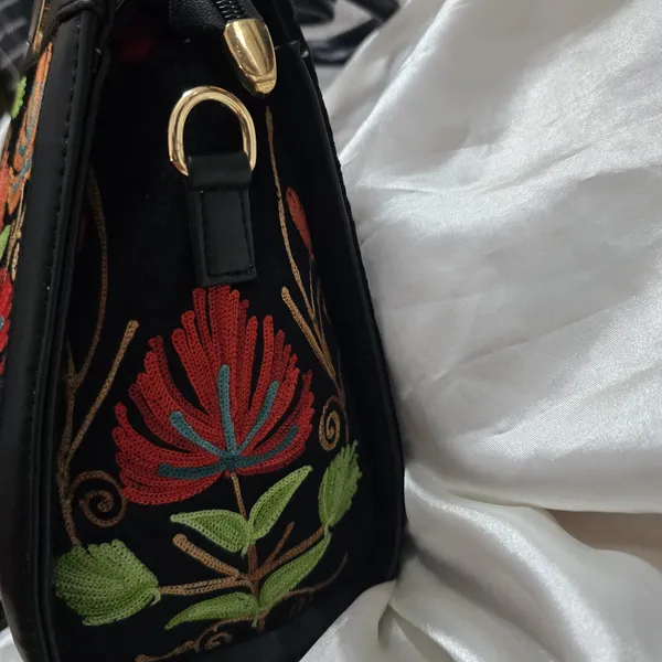 Black_Imported_Leather_Sling_Bag_For_Women