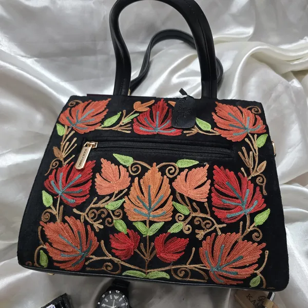 Black_Imported_Leather_Sling_Bag_For_Women