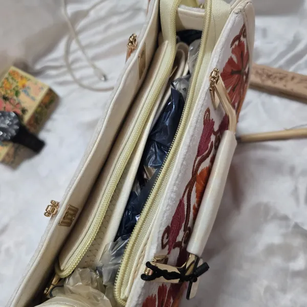 Off_White_Sling_Bag_For_Women