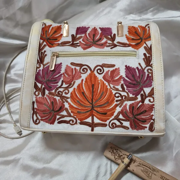 Off_White_Sling_Bag_For_Women