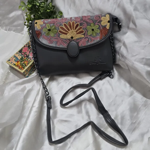 Zaira_Earthbloom_Crossbody