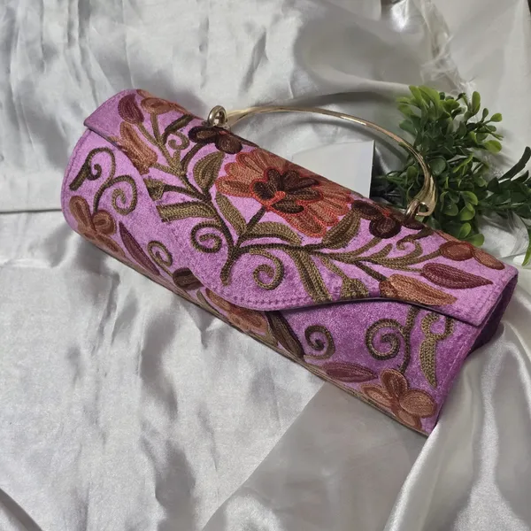 Zariyah_Meadow_Metal_Handle_Clutch