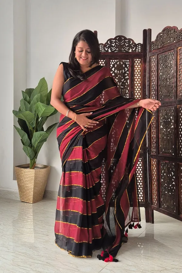 Red_And_Black_Mul_Cotton_Saree