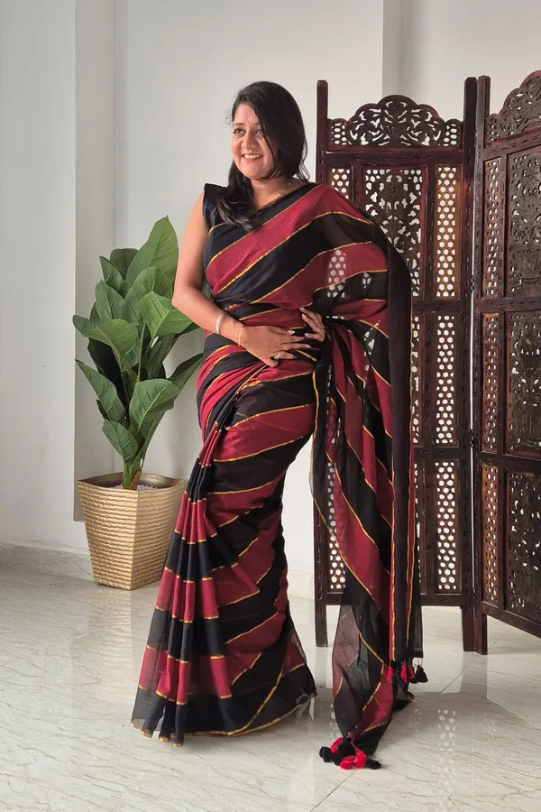 Red_And_Black_Mul_Cotton_Saree