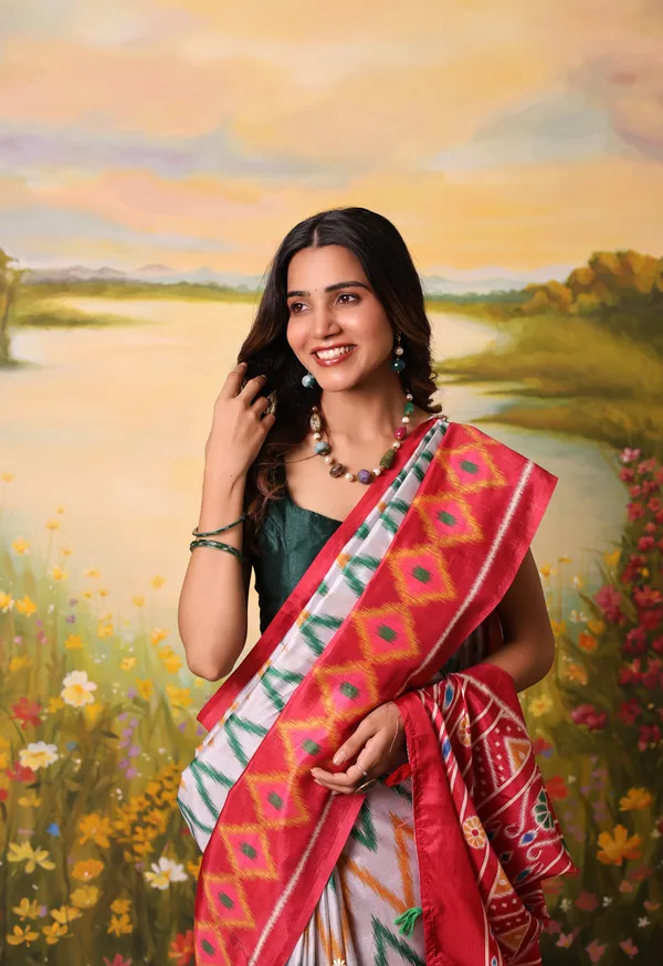 Red_And_White_Messi_Silk_Saree