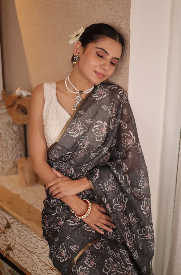 Black_Cotton_Crush_Saree