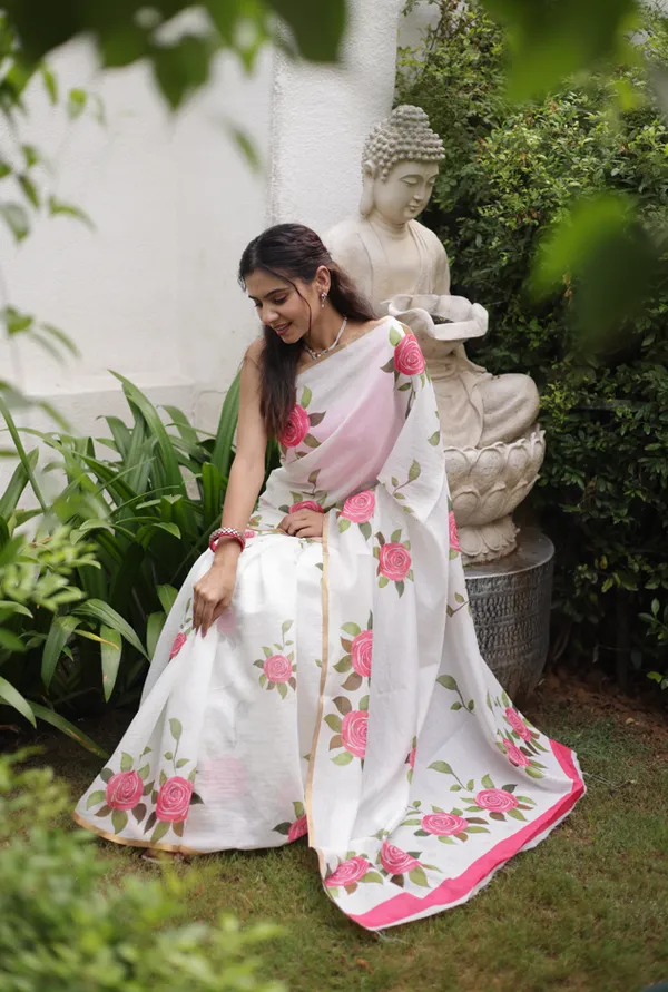 White_And_Pink_Cotton_Crush_Saree