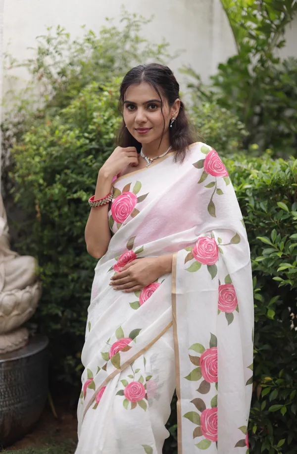 White_And_Pink_Cotton_Crush_Saree